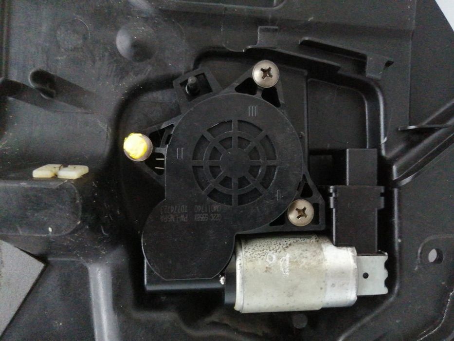 ELEVADOR DE VIDRO TRASEIRO DIREITO MAZDA 2 2005 -3M71A045H22A