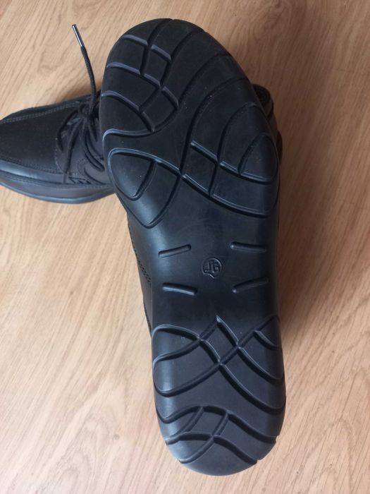 Мужские новые кожаные туфли stuco 41 p.