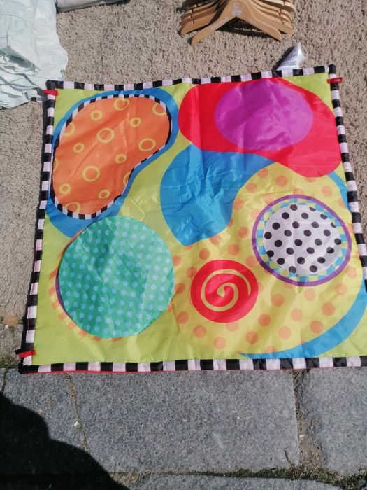 Brinquedos para crianças + cadeira de comer de criança +globos antigos