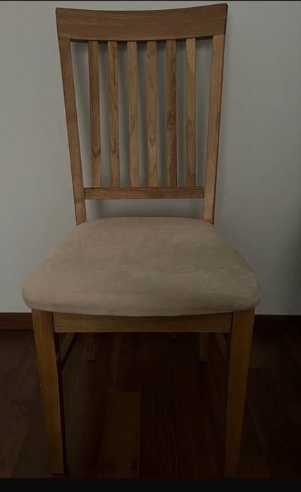 Cadeira, util em quakquer lugar, seja casa ou escritorio.