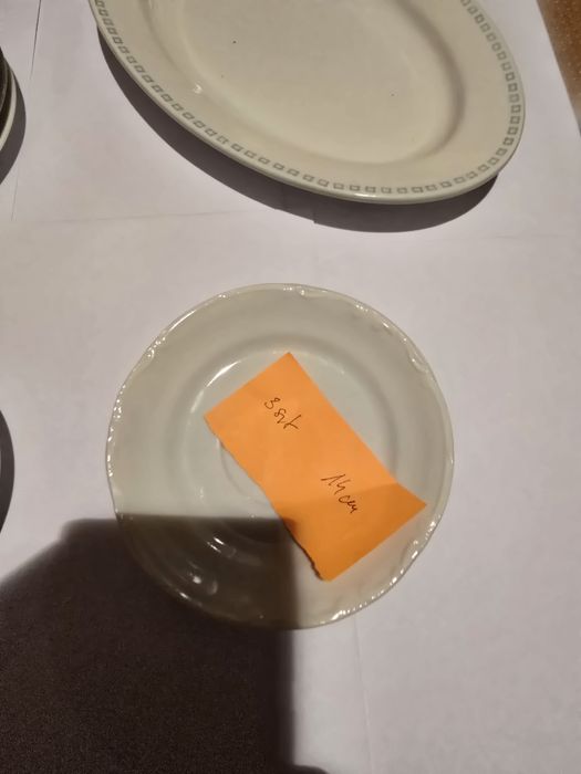 Talerze i talerzyki szklane i porcelanowe