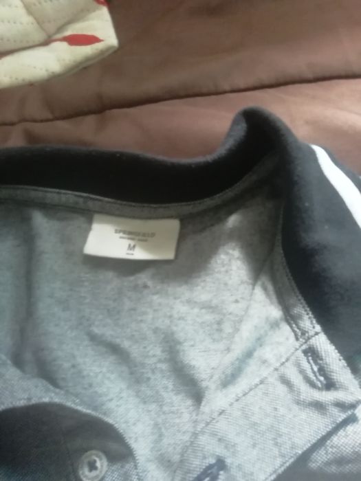 Roupa de homem em bom estado