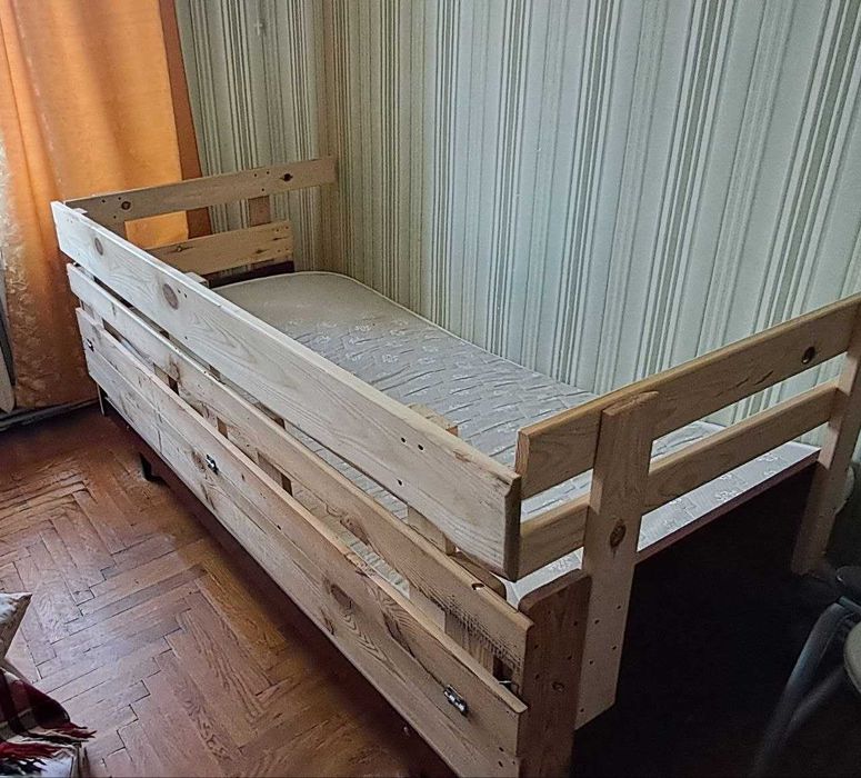 Ліжко для лежачої людини