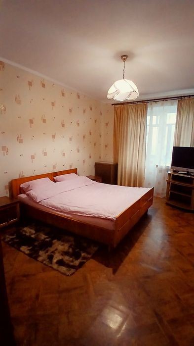 Квартира подобово вільна  з  01.05