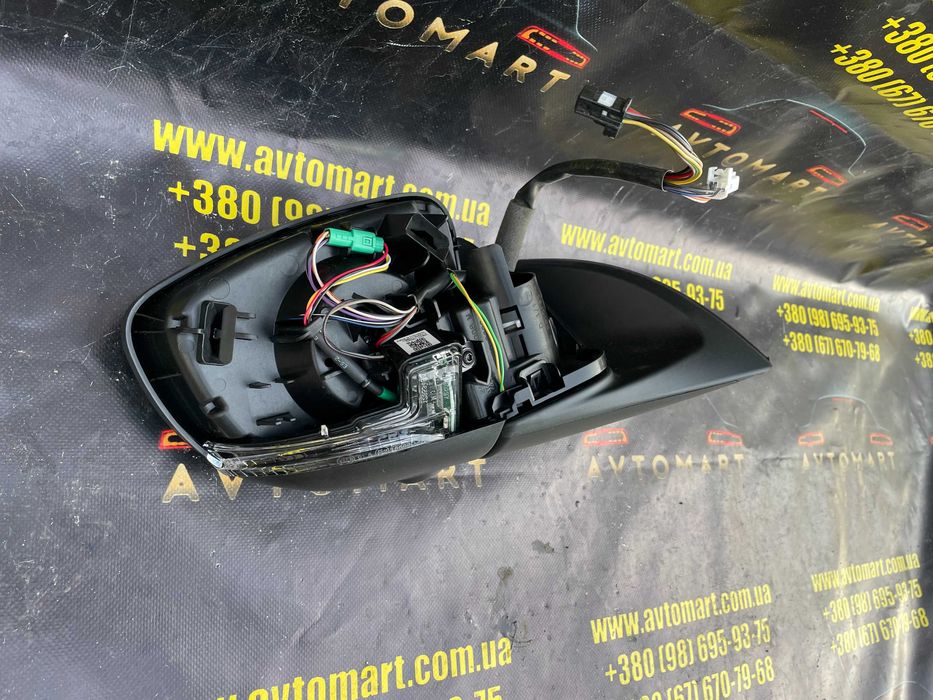 Дзеркало бокове праве Nissan Leaf 18р- зеркало правое Leaf