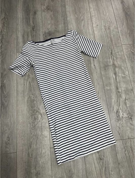 Жіноча сукня в смужку stradivarius