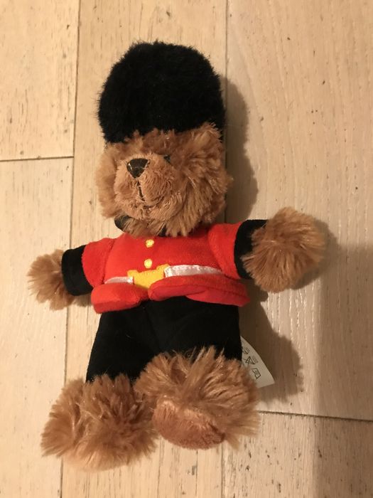 Miś pluszowy Strażnik Hamleys Guardsman 27 cm pluszak maskotka