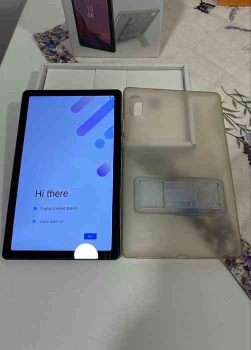 Tablet LENOVO M9 (9" - 64 GB - 4 GB RAM - Wi-Fi - Cinzento) + Capa LENOVO