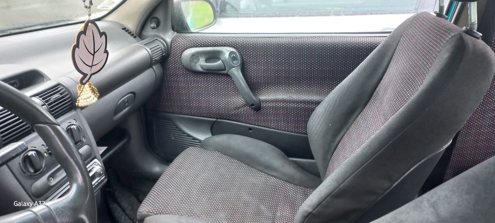 Opel corsa 1.5 5 lugares