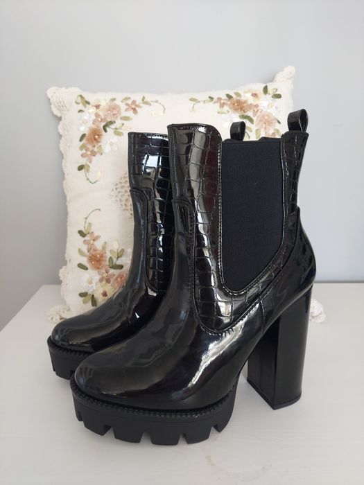 Botki lakierowane NOWE r.38