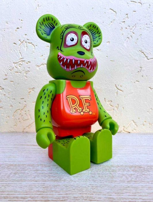 Колекційна іграшка BearBrick R.T.(TM) 28 cm (Игрушка на подарок)