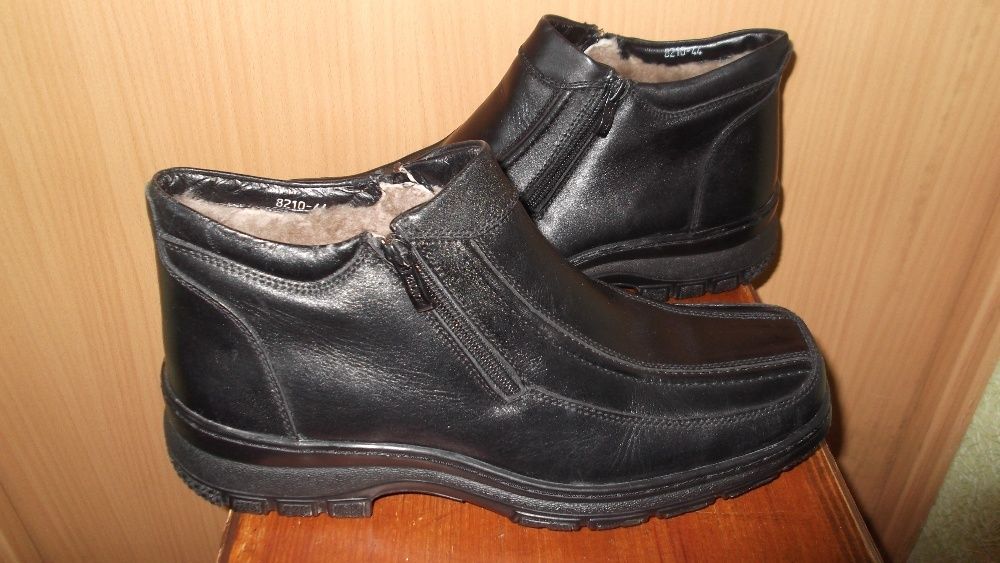 Продам зимние кожаные ботинки на овчине.