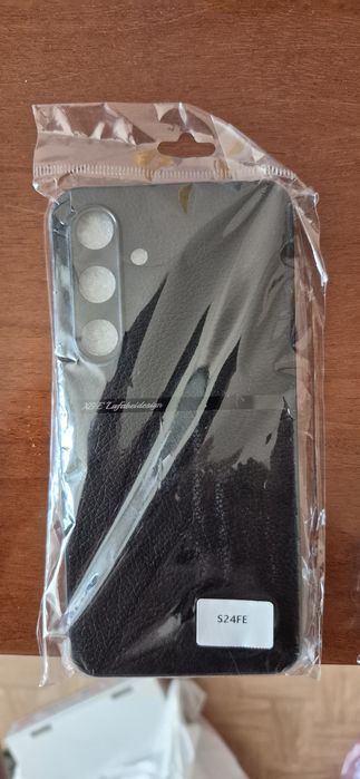 Продам чехлы на samsung s24fe