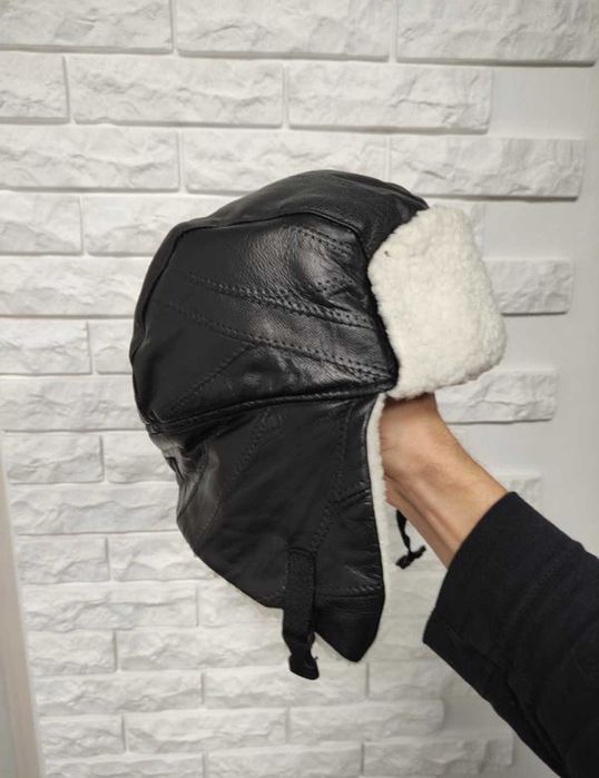 BALLY р. S / M шкіряна шапка вушанка чорна / біла зимова натуральна
