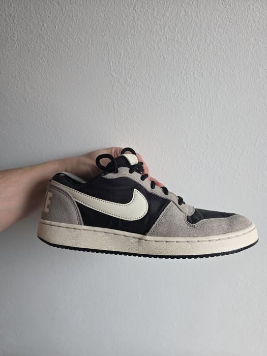 Nike Court Borough Low Premium r.40 5(25.5cm)