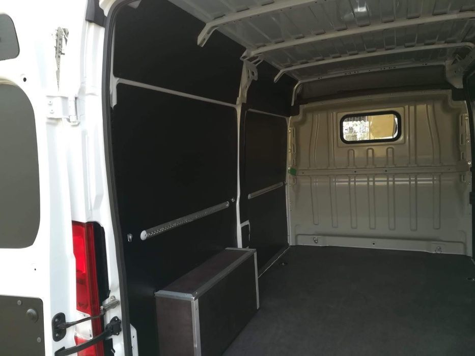 Fiat Ducato L2H2 Komfortowa zabudowa PCV auta dostawczego