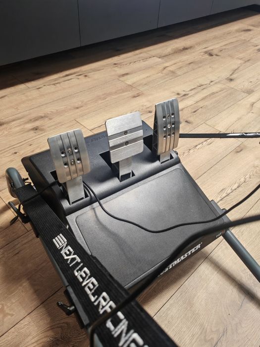 Kierownica Thrustmaster T-GT II + Stojak / Jak nowa