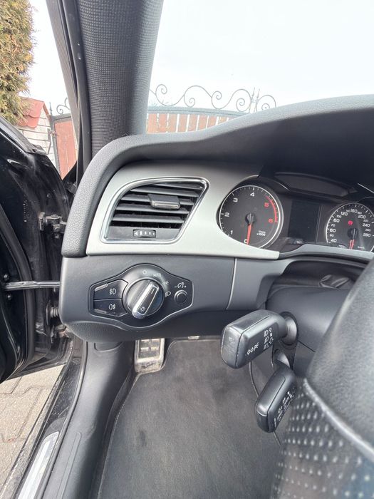 Audi A4B8 S-line 2.0 TDI