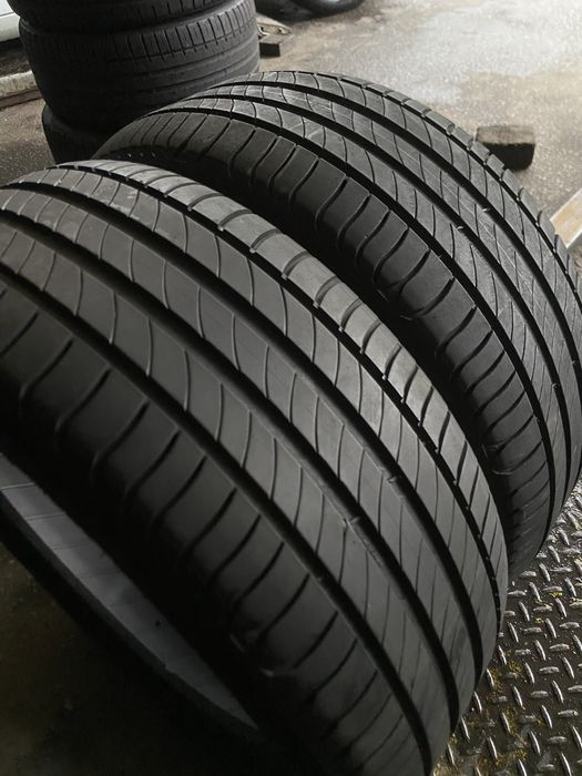 235/45/18 - Michelin Primacy 4