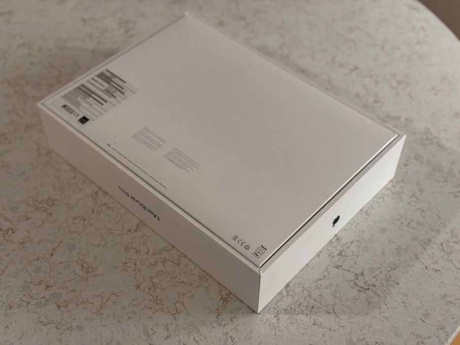 Caixa Apple MacBook Pro A2338 Nova Para Venda447166265143470081