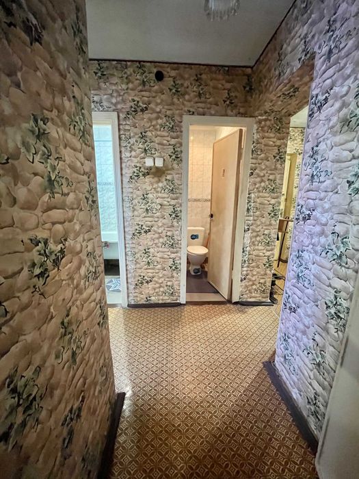 Продам 3 к. квартиру,р-н " 7-вітрів",вул.Клубна,99