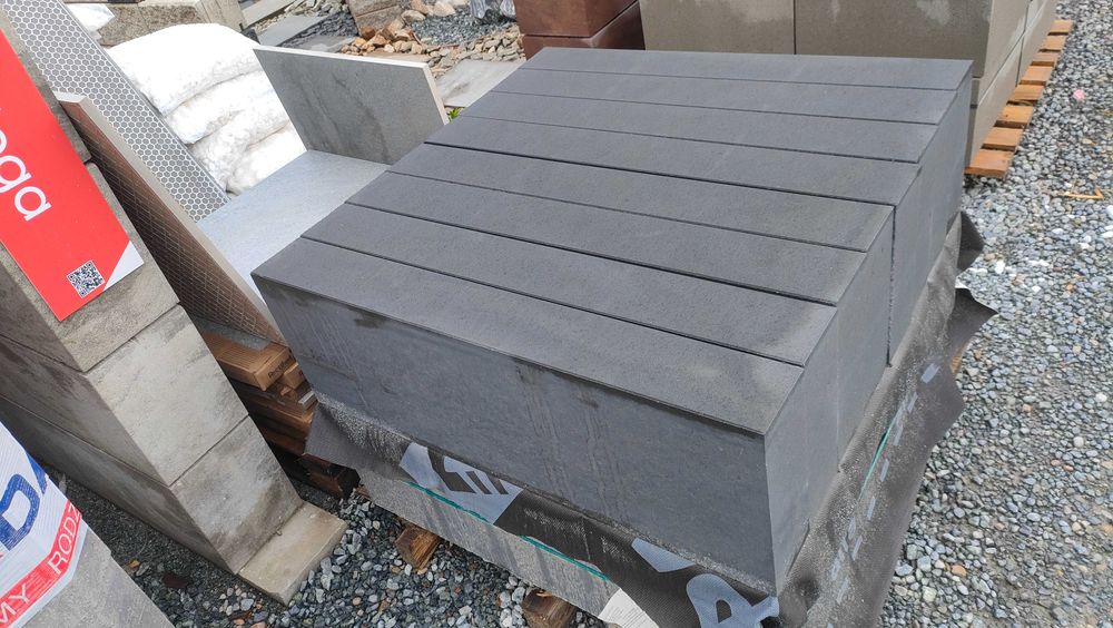 Filar podstawa pod pompę piec 90x30x11 stopień schody palisada beton