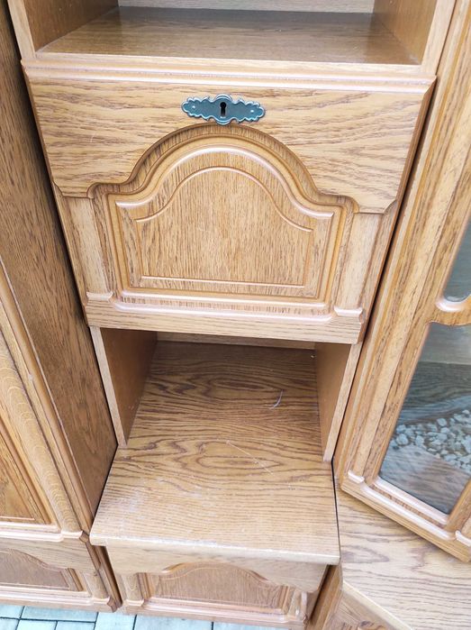 Meble do salonu. Komplet dębowych mebli