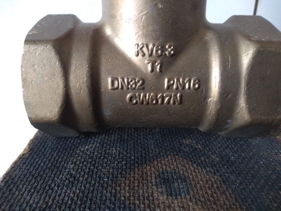 Zawór równoważący