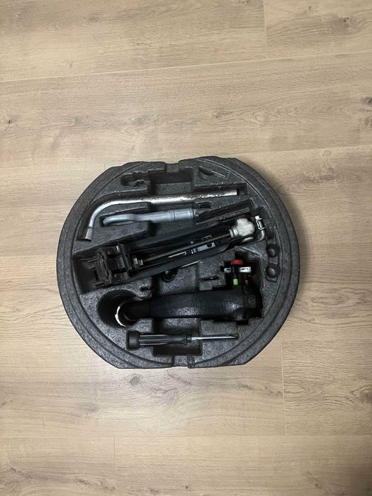 Zestaw haka holowniczego VW Golf V Westfalia + lewarek