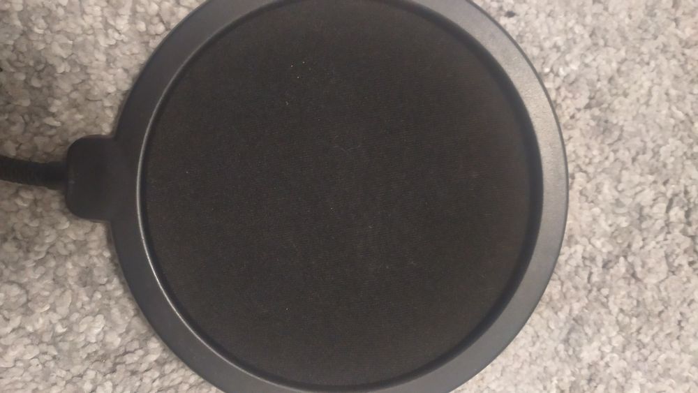 Podfiltr pod mikrofon