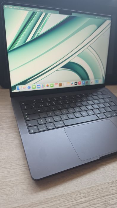 Macbook Pro M3 2023 18gb/512gb