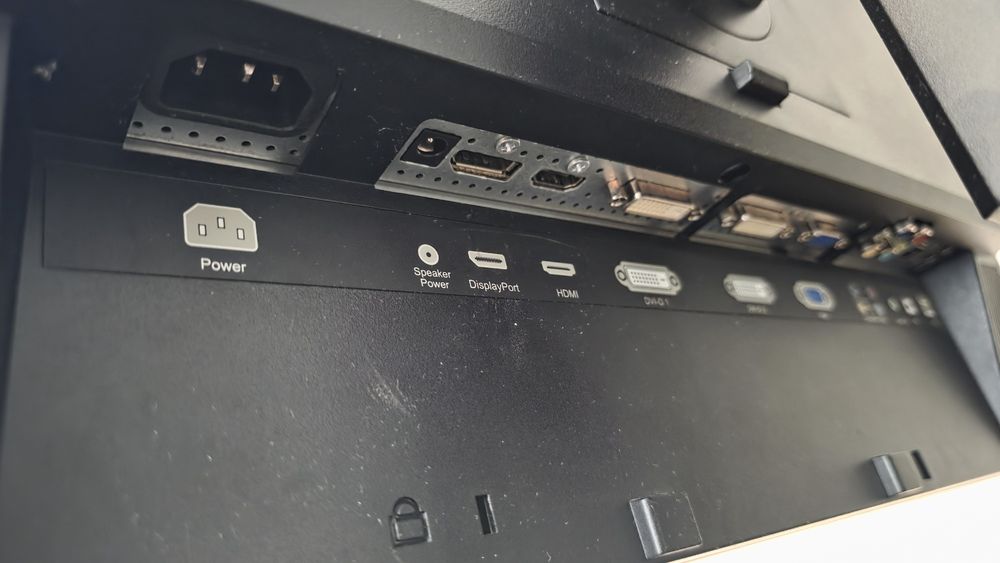 Monitor dell 24 cale