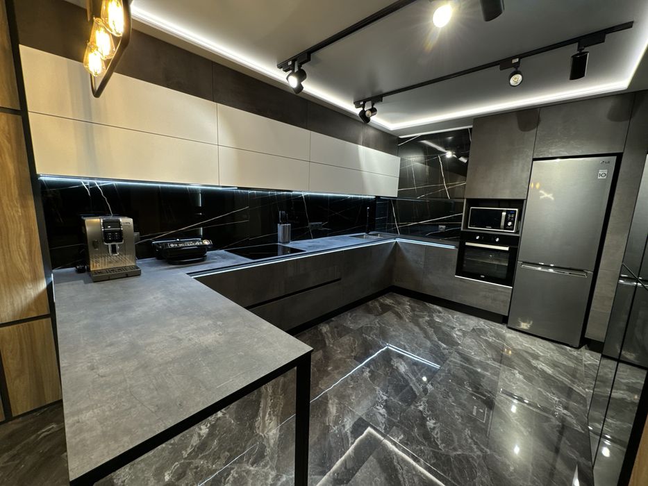 Продаж дизайнерської 3 кімнатної квартири на просп. С. Бандери