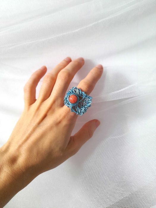 Anel barroco com pedra natural