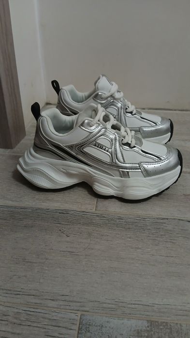 Кросівки 40 розмір