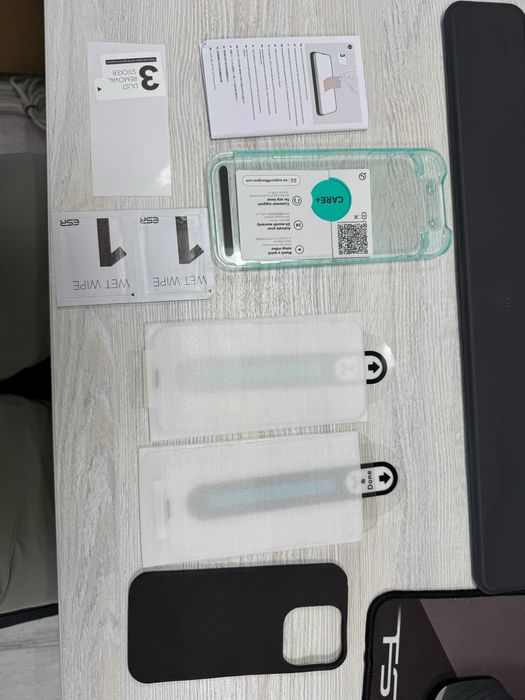 Захисне скло ESR на iPhone 13 / 13 Pro / 14 — 2 шт (з набору 3)