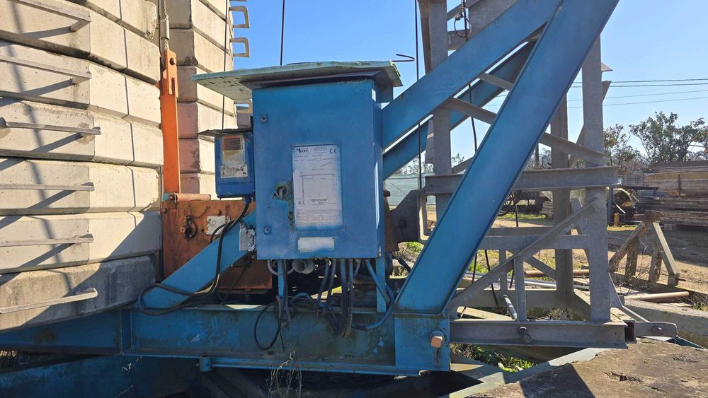 Vende se Grua Tecno 20x24