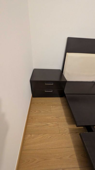 Cama em madeira - Estilo tatami japonês (Acompanha 2 criados-mudos)