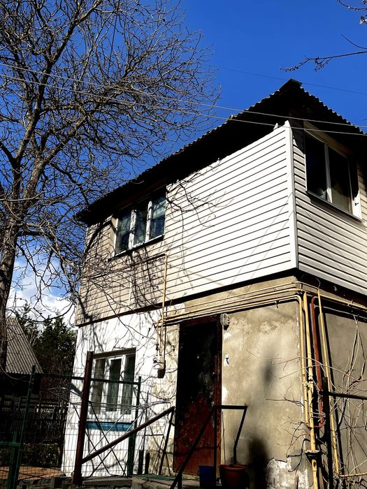 Продаж частини будинку (Богунія)