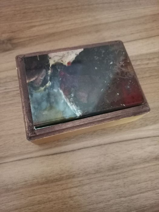 Шкатулка из яшмы