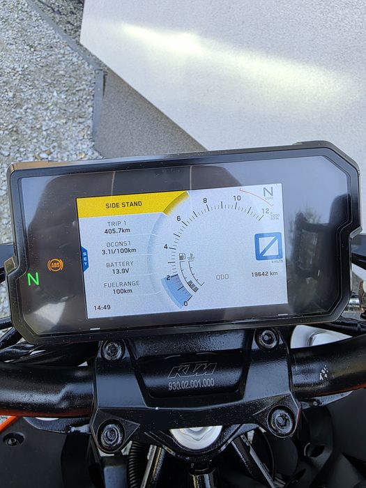 Ktm Duke 125cc kat.b  Abs oryginalny Acrapovic tylko 19 tyś km 2 kluczyki  książki serwisowe karty itp  Okazja