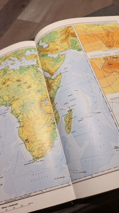 Atlas geograficzny dla szkół średnich