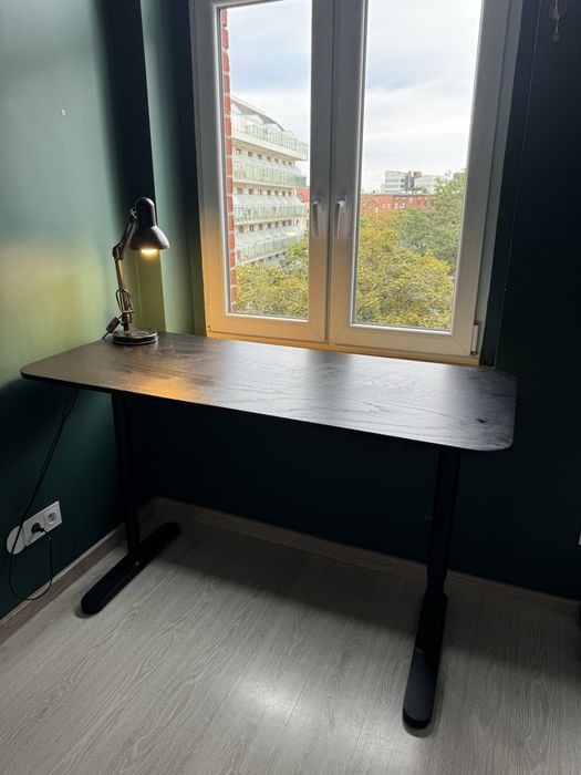 Biurko regulowane duże 140x60 Ikea Bekant regulowana wysokość