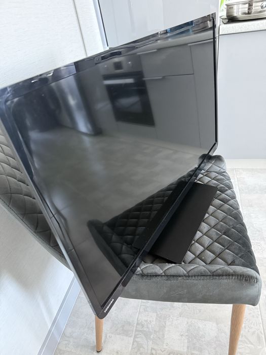 Телевізор Toshiba Модель: 32E2533D