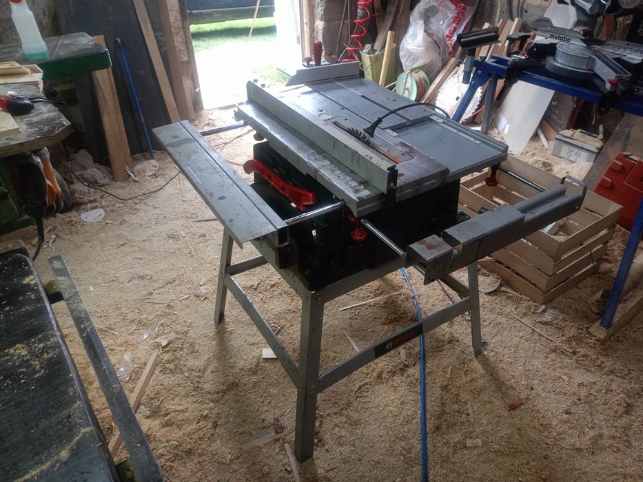 Piła stołowa BOSCH PTS 10