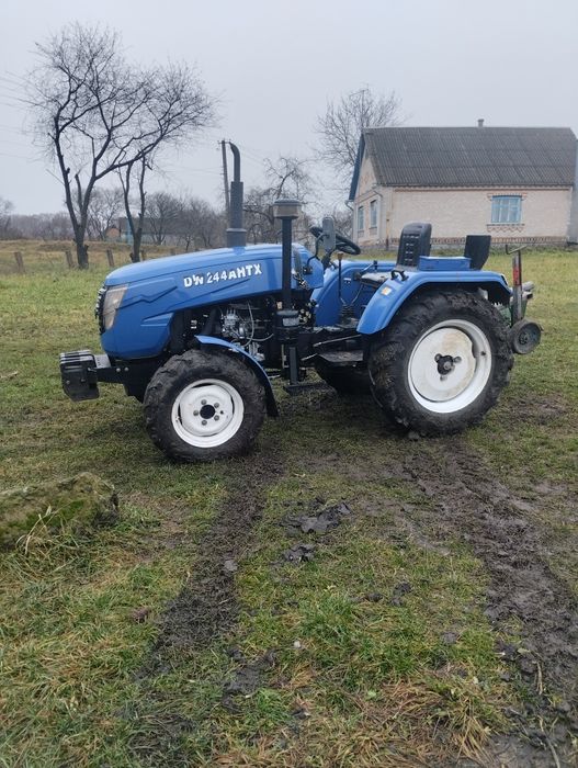 DW244AHTX трактор