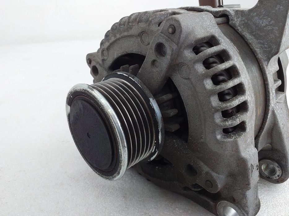 Alternador TOYOTA Yaris (_P9_)