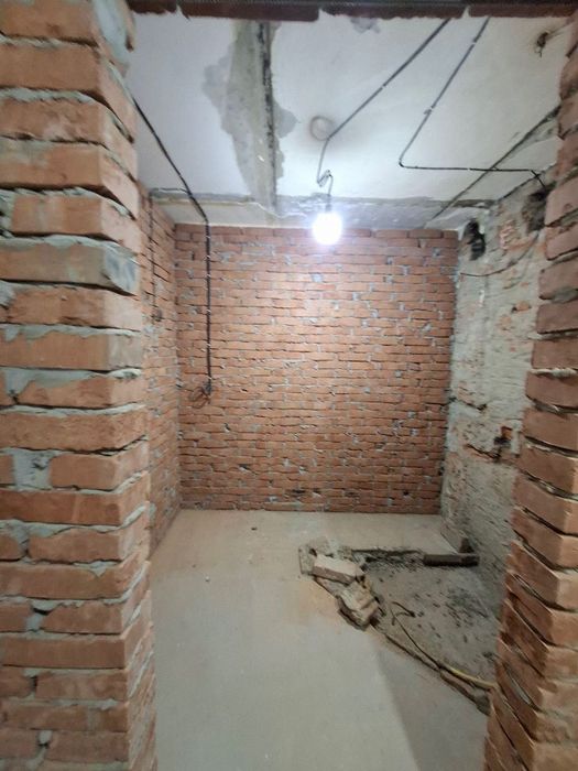 Продаж двокімнатної квартири на ближньому замості