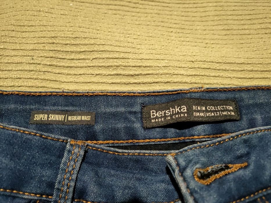 Dżinsy Bershka rozm 42-44