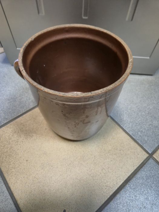 Kamienny garnek do kiszenia